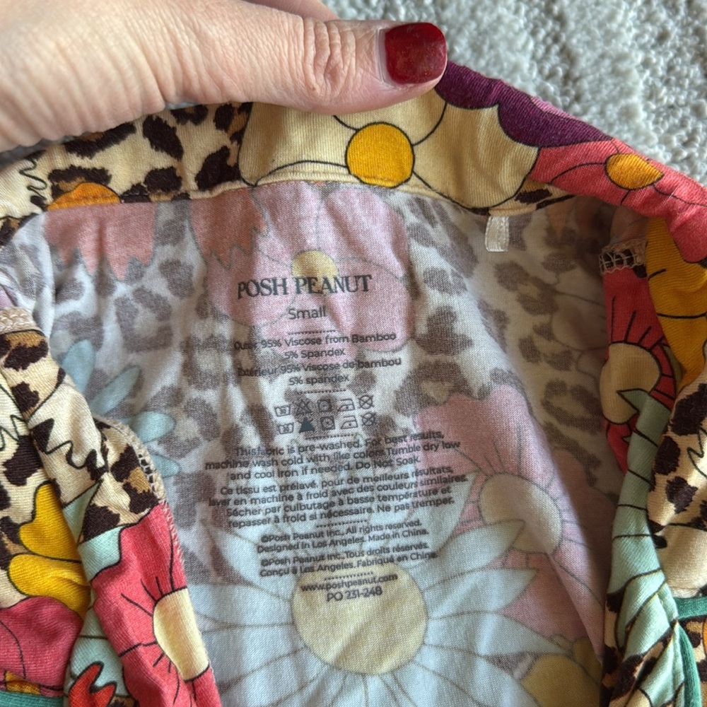 Adult Poshpeanut Moonbeam flower women’s pajamas size small - Picture 2 of 3